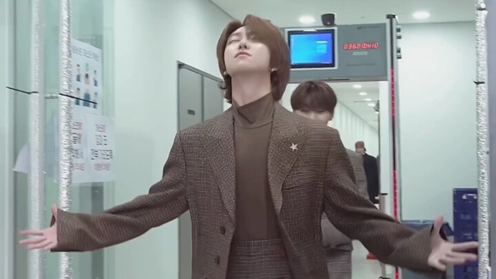 “Thanh lịch – Không bao giờ lỗi mốt”