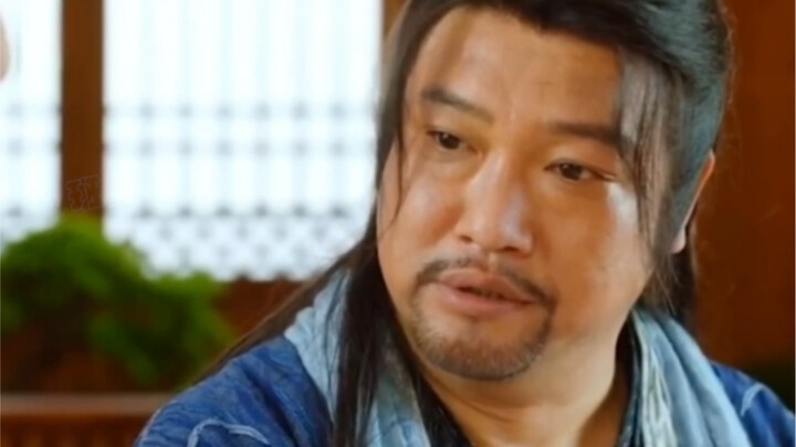 “Mùa hè nóng nực mà mặc áo lông chồn, không say nắng mới lạ đấy?”