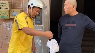 真所谓“道高一尺魔高一丈”啊，外卖小哥这操作绝了！