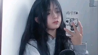 School has started, I took a quick video in the dormitory, so cute!