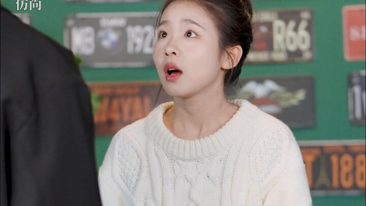 แล้วที่แท้ความรักคืออะไรกันแน่? คือเวลาหลายปีของเรา หรือเป็นแค่รอยยิ้มผ่านหน้าจอของคุณกับเขา