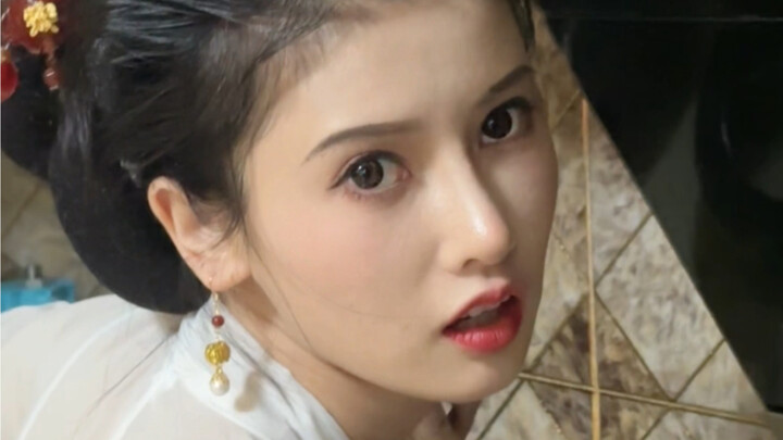 Biết đâu đấy! Cô ấy vẫn nhớ mình thích ăn cay! Yêu cô ấy nhiều lắm~