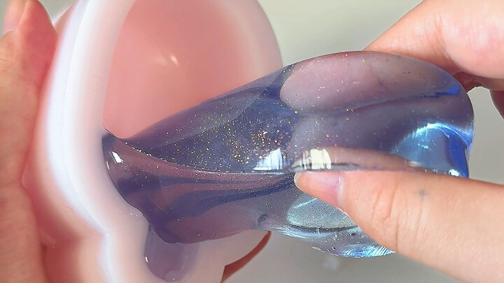 Makan sedikit es krim, yuk!