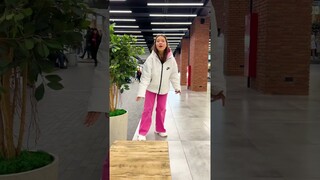 АРИАНА ИЩЕТ ПИСК В ТЦ