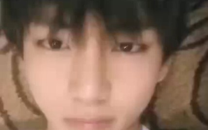 【คิมแทฮยอง】เมื่อหนุ่มหล่อพบว่าตาข้างหนึ่งของเขาเกิดมีชั้นตาสองชั้น