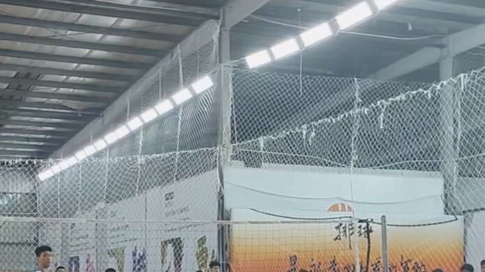 Why do people say that mixed basketball and volleyball courts bring misery to basketball players?