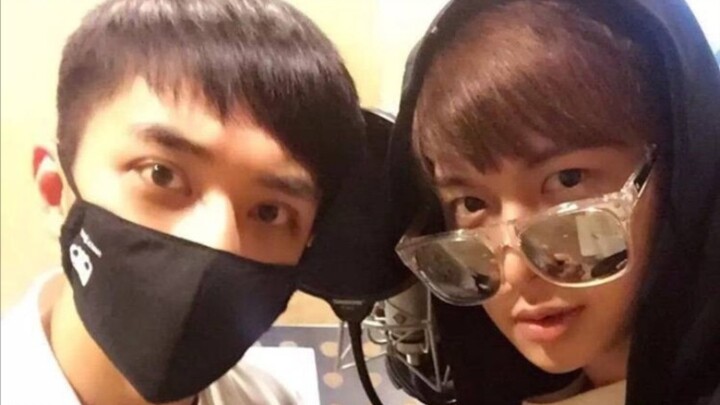 Xu Weizhou dan teman-teman sekelasnya menari RTA dengan indah