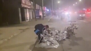 Brought to tears! A 14-year-old girl from Baoding supports her family and pursues her dreams by coll