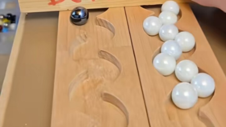 Pilih pesaing favoritmu, biar hasil pertandingan yang putuskan untukmu!