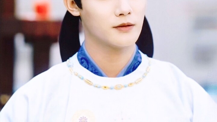 ที่แท้นิยายที่เขียนว่าใส่หมวกแล้วเปลี่ยนหัวมันเป็นเรื่องจริง! คุณเชื่อไหมว่านี่คือคนเดียวกันในซีรีส์
