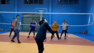 [Tucao] Lihat! Video langka pertama yang menunjukkan pemain bola voli awal menjinakkan anggota tubuh