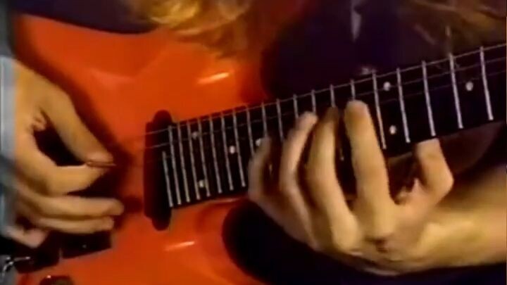 Kiko loureiro guitarra