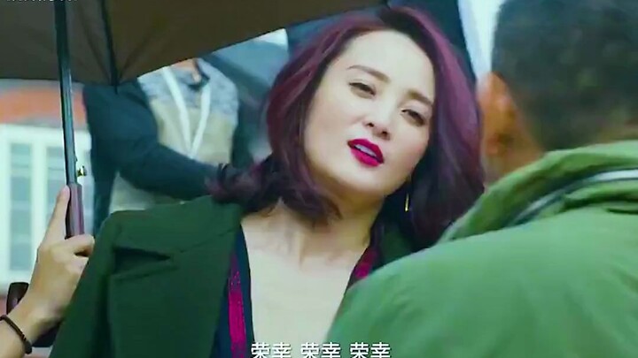 A migrant worker on the surface, a billionaire behind the scenes!