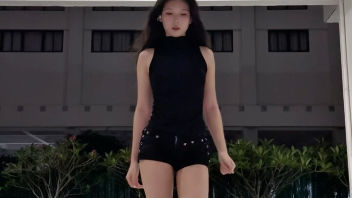 ใครจะเข้าใจบ้างว่าระบำนี้เหนื่อยแค่ไหน.. | เต้นประกอบอนุภาคเพลง “Creepin’ up on you”