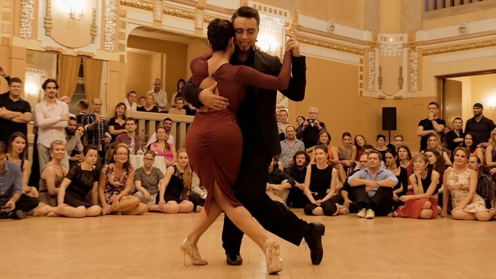 U Tango - Phần thân trên có được trang bị bộ ổn định không? | Tango Argentina