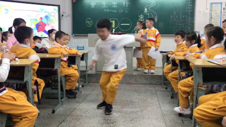 Cuộc đua giành quyền lựa chọn bạn đời đã “cuốn” cả đến học sinh tiểu học rồi sao?