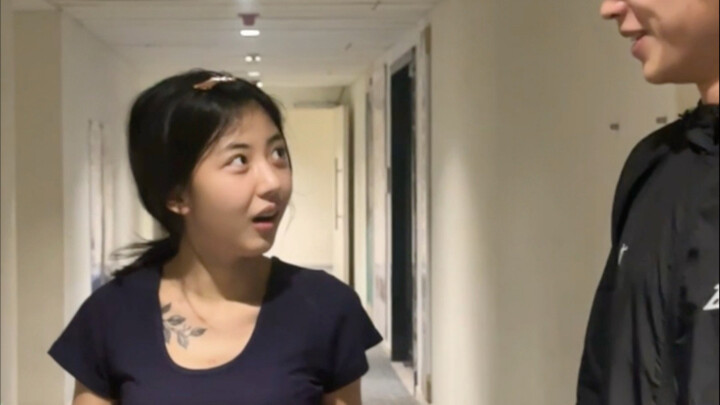 Dẫn gái đi trải nghiệm đấu vật, kỹ năng phát huy khiến cô ấy thét lên