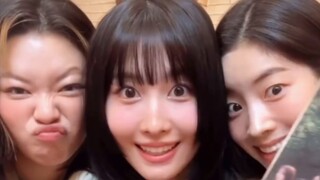 Thử thách đáng yêu! Thử thách nhảy "ONE SPARK" của TWICE