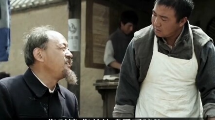 يا له من مسلسل! بعد أن أكل عضو الحزب السري ثلاث وجبات من حساء الخروف مع الخبز، تسلّل على متن القطار 