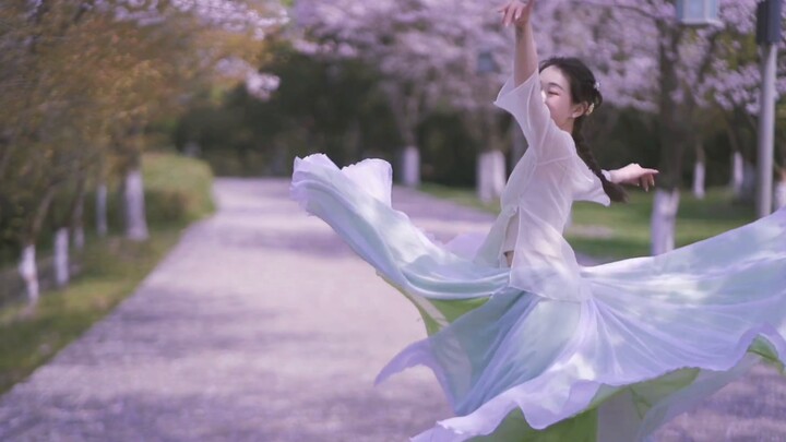 Múa cổ điển [Cành hoa phủ kín quần áo]｜Gió xuân mang theo hàng chục dặm cây đào, váy xanh trông như 