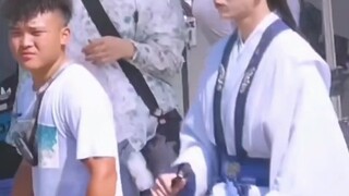 Master Xie riding a horse, I have never seen it before