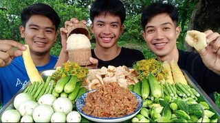 ข้าวนํ้าพริกเห็ดด่าน เมนูบ้านๆช่วงหน้าฝน และผักหลายอย่างอร่อยมากๆ