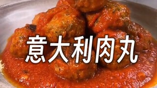 The entire process of cooking Italian meatballs (Polpette)—so satisfying!