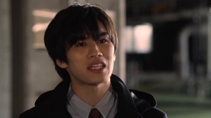 Why are Kuuga and Trigga, one a super god and the other a super ghost, both vowing to protect their 