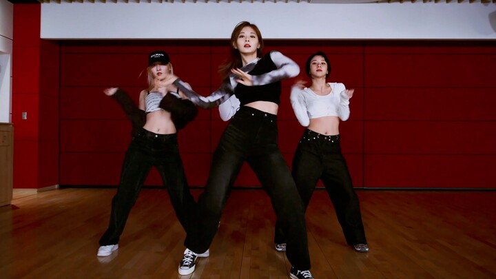 【TWICE】Tzuyu, MOMO, Chaeyoung and Kiel Tutin choreograph "bloodline" dance video