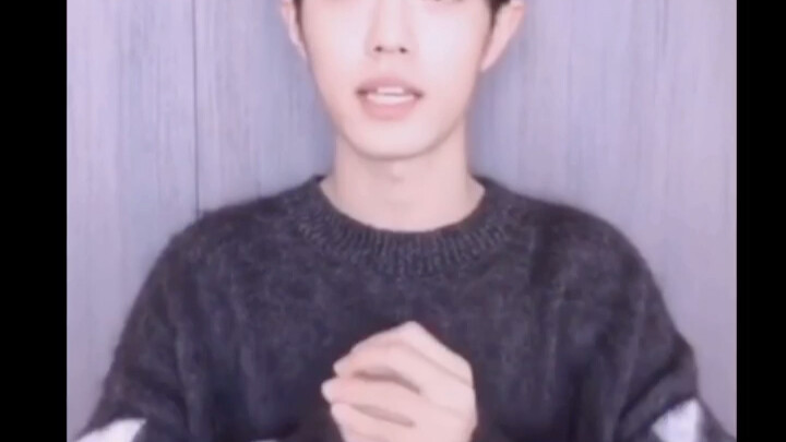 【Tiêu Chiến】Bạn trai không thể về nhà đón Tết cùng em, nên đã quay video chúc Tết gửi tới bố mẹ vợ t