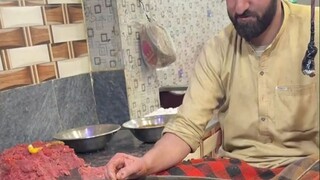 Cara memasak ini terlalu liar. Siapa yang melihatnya dengan cemberut seperti saya...