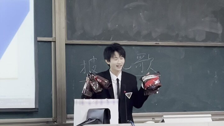 Đã ăn sô-cô-la của tôi thì không được trốn tiết đâu nhé!