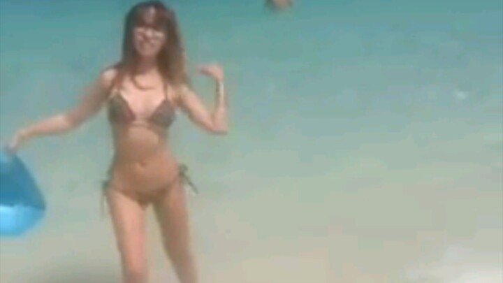 Thai Glasses Ladyboy in Bikini