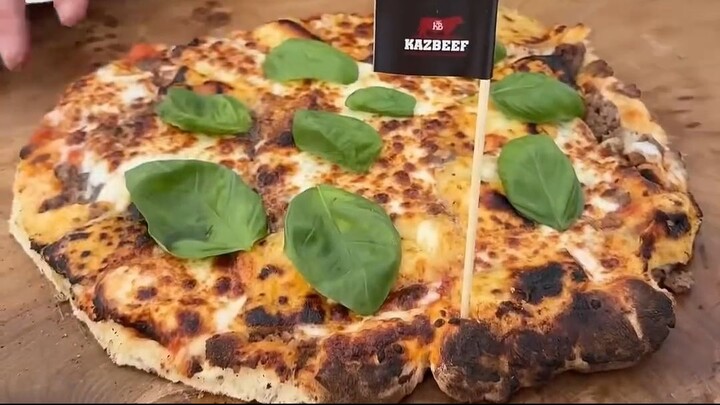 Pizza in the mountains🤤