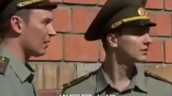 Khi người lính phát hiện ra vị tướng cũng lớn lên từ một viện trưởng lớn, anh ta đã nhận được một ph