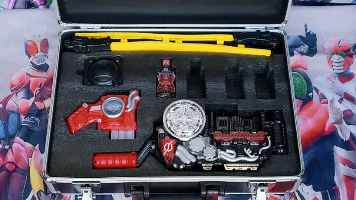 Saya serius mengerjakan Kotak Penyimpanan Kamen Rider DX Kamen Rider Build Belt Battle Rabbit Drive 