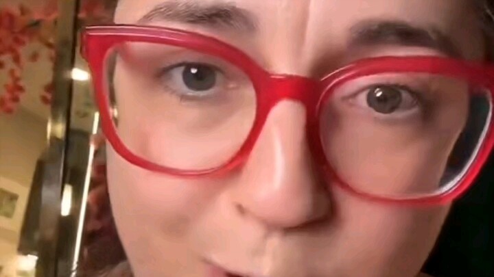 Seorang wanita Amerika terkejut mendengar bahwa polisi Tiongkok tidak dibekali senjata api.