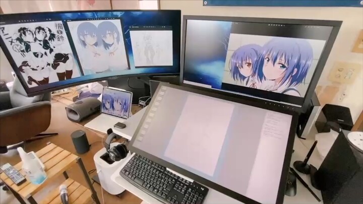 The desk is floating! [heart]