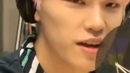 Muốn đá cho Choi Seungcheol và Kim Min-gyu một phát ha ha ha!