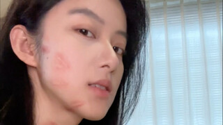 Dia sedang memberiku inspirasi dalam berkarya