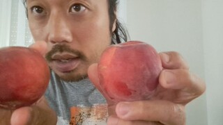 ASMR EATING SOUNDS - PEACHES
