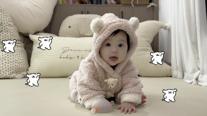 Bạn có thể giúp tôi xem chú gấu nhỏ hồng hào sủi bọt này được không~ Tôi đi bận việc đây