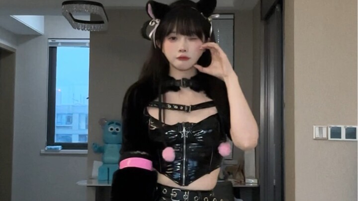 [Usagi Maru]Cô ấy vẫn giỏi chọn tất như vậy