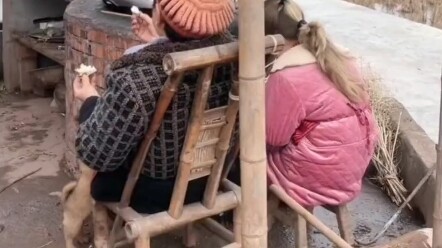 Anak campuran pulang ke kampung langsung jadi gadis desa!