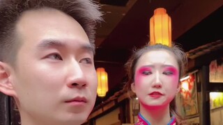 戏院的医疗队越来越专业了！