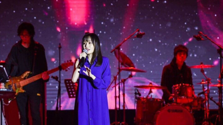 Adegan mengejutkan "Floating to the North" muncul di kampus universitas, dan rapnya sangat bagus!