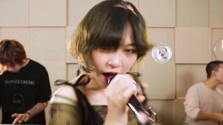 Sebuah tusuk sate yang membawa Anda kembali ke masa ketika para dewa dunia musik Tiongkok sedang ber