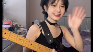 Cô gái cover "Sick Love" của Red Hot Chilli Peppers bằng ghi-ta Bass