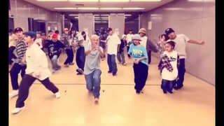Old school # kyoka 不想介绍啦  人帅歌洗脑 多少人的目标啊…