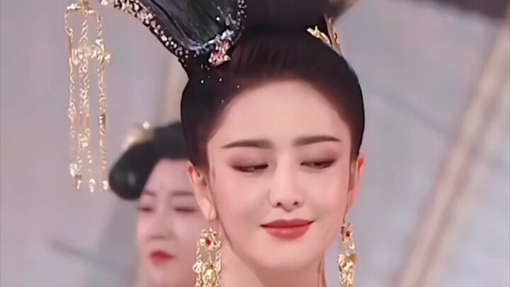 Tôi đã nói rồi, thu phục Tân Cương chắc chắn không phải chỉ vì chừng ấy nho khô